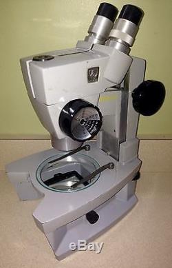 American Optical AO Spencer Stereo Zoom Microscope CAT 56B ZOOM 15X EYEPIECES