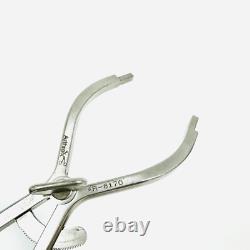 Arthrex REF AR-8170 Retractor With AR-8170-50L /R Paddles