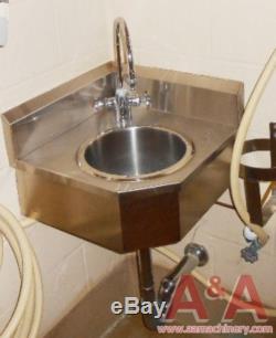 St Charles Stainless Steel Laboratory Corner Sink 22485