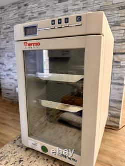 Thermo Scientific Heratherm IMC 18 Microbiological Incubator