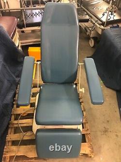 UMF Medical Equipment 29ZE Model 8678 Power Exam Phlebotomy Chair