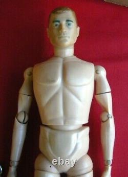 Vintage 1964 GI Joe Army Medic withworking stretcher and equipment