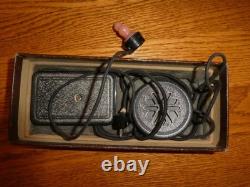 Vintgage Medical Equipment And Travel Display Pill Case
