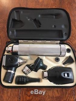 Welch Allyn Otoscope/ Ophthalmoscope Diagnostic set 3.5v+